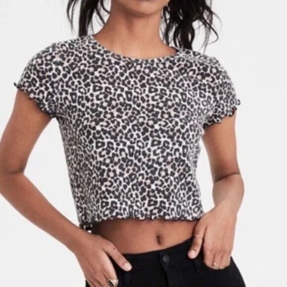 American Eagle Outfitters Tops - AMERICAN EAGLE Leopard Print Crop Top - Size Large